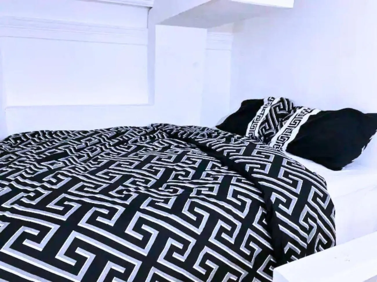 R4 Mezzanine Double Bed Balcony Apartment London