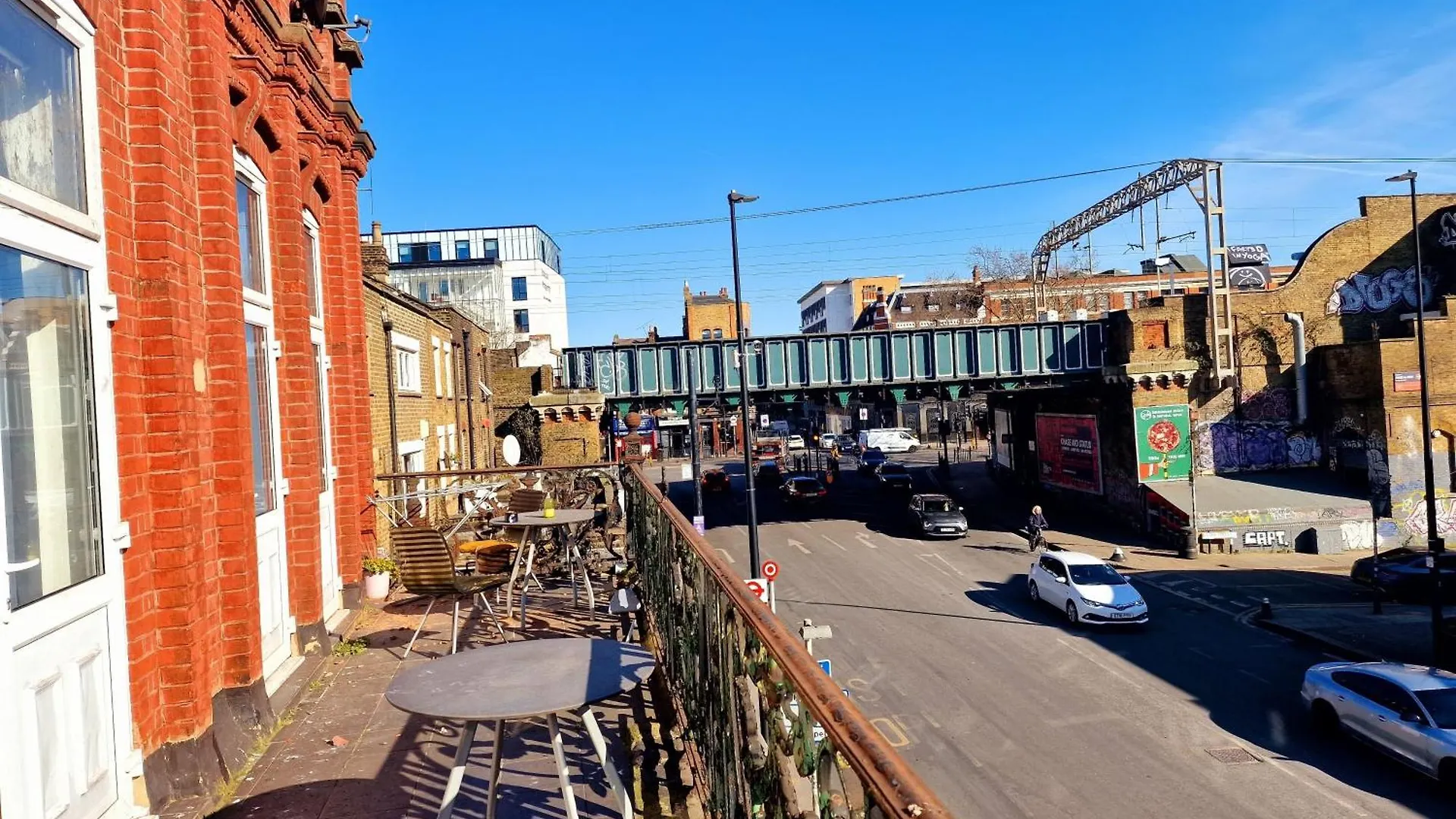 R4 Mezzanine Double Bed Balcony Apartment London